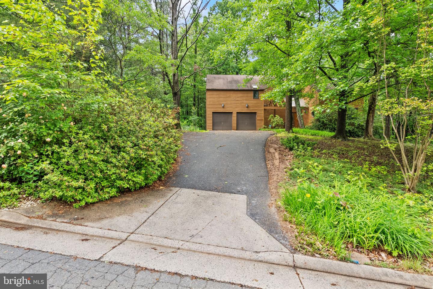 11598 NEWPORT COVE LN, RESTON, Virginia 20194, 4 Bedrooms Bedrooms, ,3 BathroomsBathrooms,Residential,For sale,11598 NEWPORT COVE LN,VAFX2241120 MLS # VAFX2241120