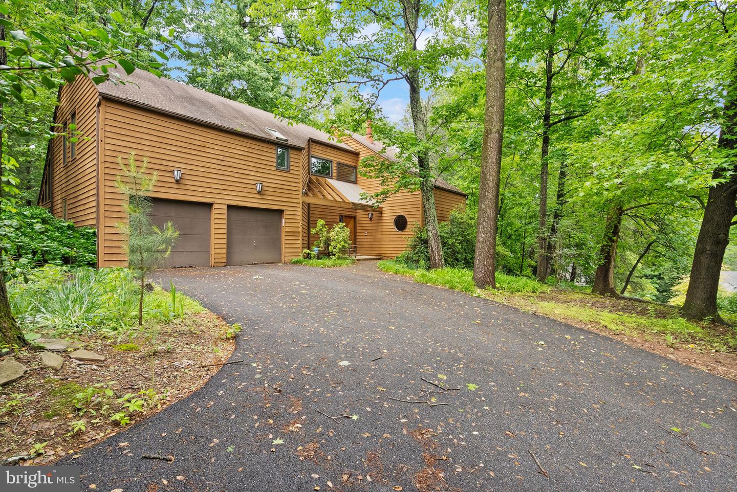 11598 NEWPORT COVE LN, RESTON, Virginia 20194, 4 Bedrooms Bedrooms, ,3 BathroomsBathrooms,Residential,For sale,11598 NEWPORT COVE LN,VAFX2241120 MLS # VAFX2241120