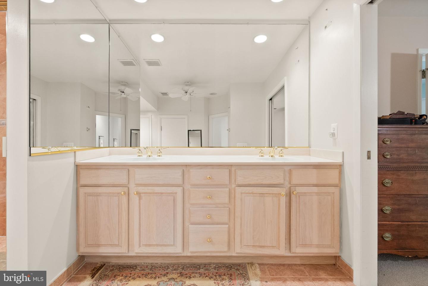 11598 NEWPORT COVE LN, RESTON, Virginia 20194, 4 Bedrooms Bedrooms, ,3 BathroomsBathrooms,Residential,For sale,11598 NEWPORT COVE LN,VAFX2241120 MLS # VAFX2241120