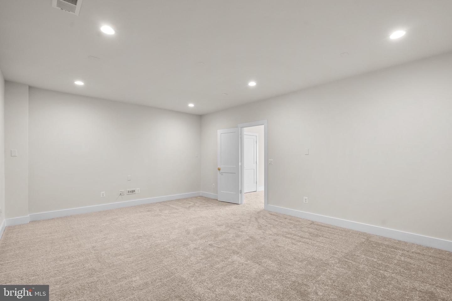 14914 MOGUL CT, PURCELLVILLE, Virginia 20132, 6 Bedrooms Bedrooms, ,6 BathroomsBathrooms,Residential,For sale,14914 MOGUL CT,VALO2096646 MLS # VALO2096646