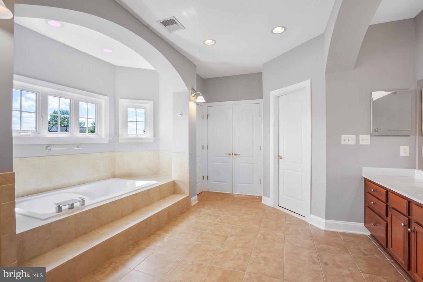22838 ARBOR VIEW DR, BRAMBLETON, Virginia 20148, 6 Bedrooms Bedrooms, ,4 BathroomsBathrooms,Residential,For sale,22838 ARBOR VIEW DR,VALO2096610 MLS # VALO2096610