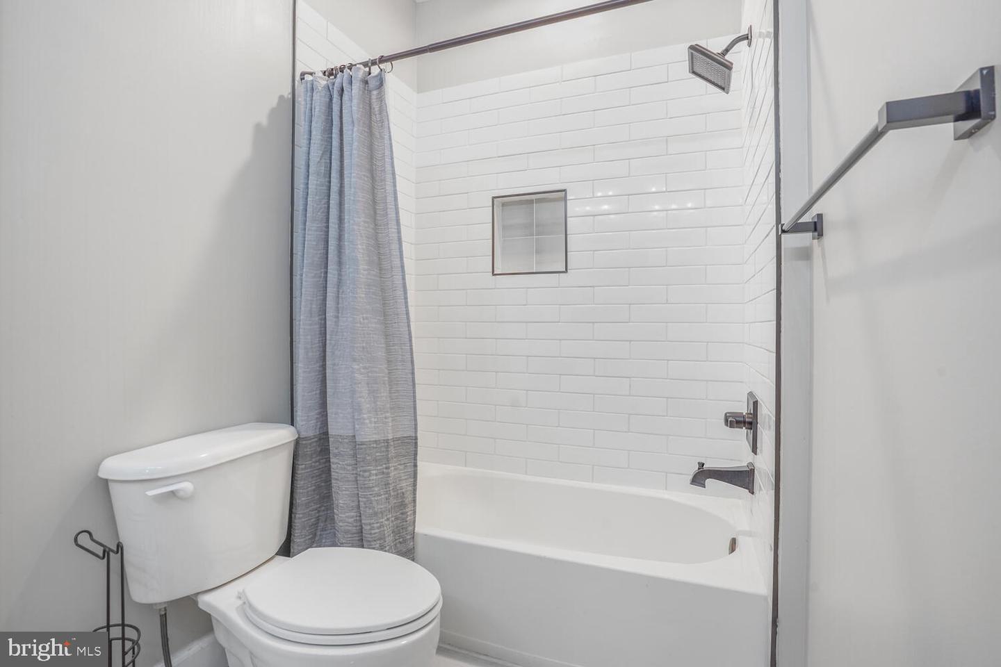 22838 ARBOR VIEW DR, BRAMBLETON, Virginia 20148, 6 Bedrooms Bedrooms, ,4 BathroomsBathrooms,Residential,For sale,22838 ARBOR VIEW DR,VALO2096610 MLS # VALO2096610