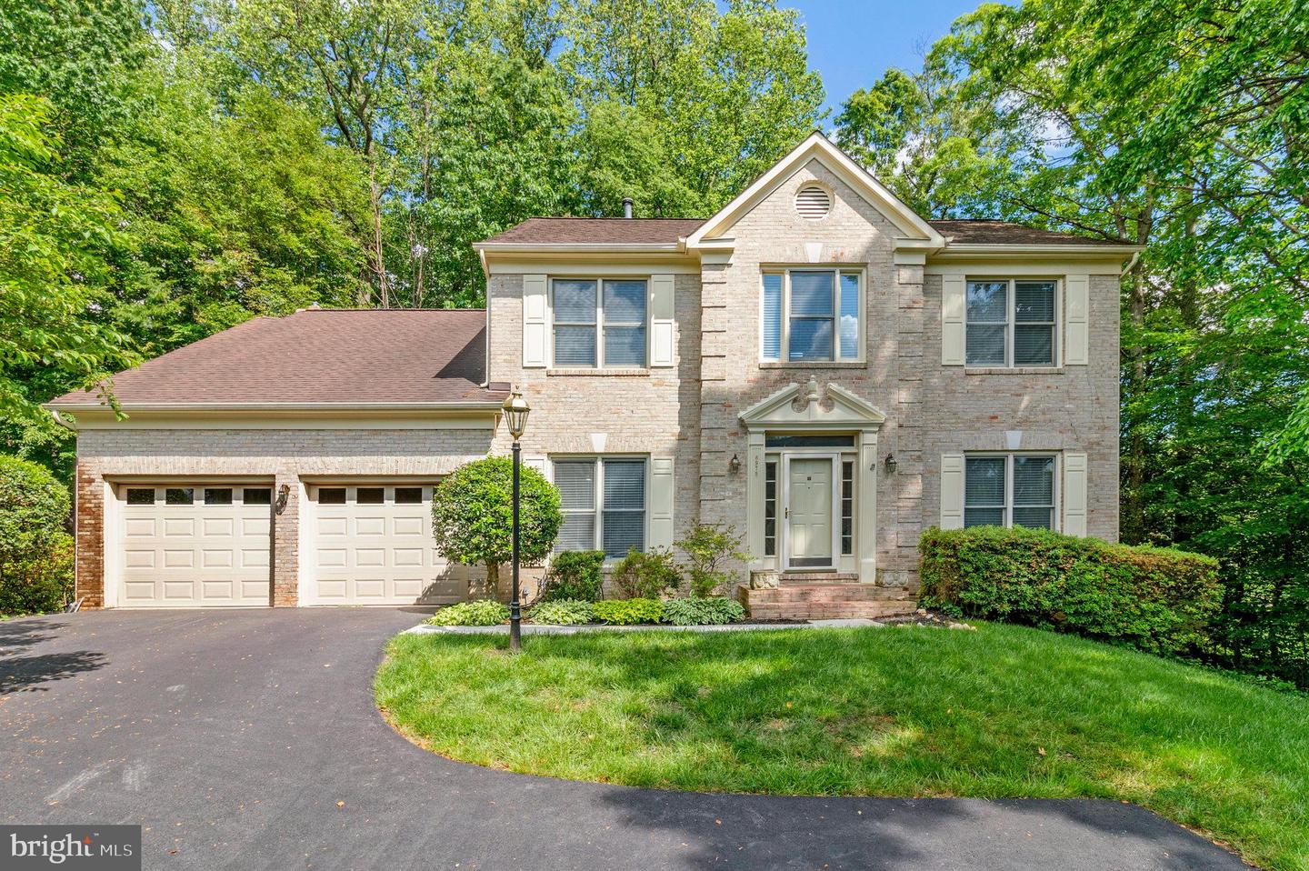 8975 HOME GUARD DR, BURKE, Virginia 22015, 4 Bedrooms Bedrooms, ,4 BathroomsBathrooms,Residential,For sale,8975 HOME GUARD DR,VAFX2241140 MLS # VAFX2241140
