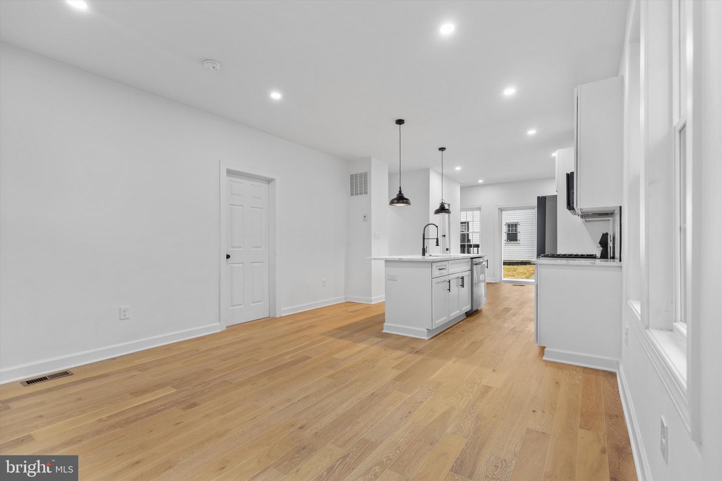 4320 BURNS ST SE, WASHINGTON, District Of Columbia 20019, 4 Bedrooms Bedrooms, ,3 BathroomsBathrooms,Residential,For sale,4320 BURNS ST SE,DCDC2200872 MLS # DCDC2200872
