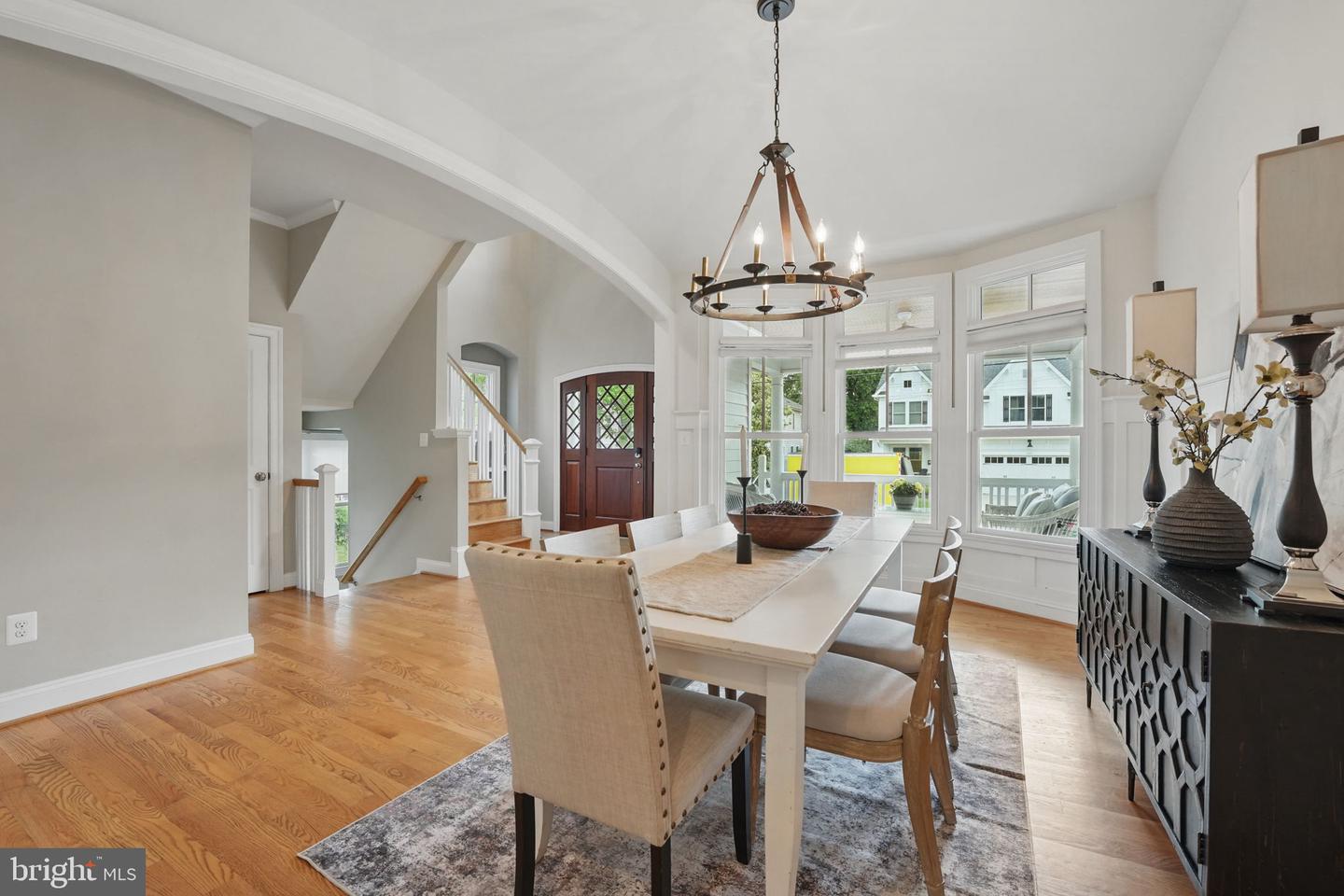 204 ELM ST SW, VIENNA, Virginia 22180, 4 Bedrooms Bedrooms, ,3 BathroomsBathrooms,Residential,For sale,204 ELM ST SW,VAFX2241148 MLS # VAFX2241148