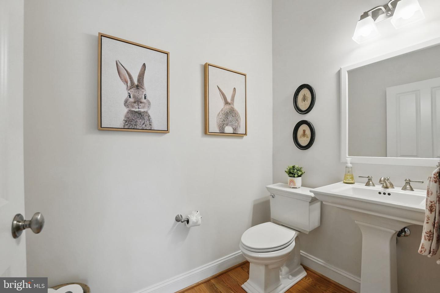 204 ELM ST SW, VIENNA, Virginia 22180, 4 Bedrooms Bedrooms, ,3 BathroomsBathrooms,Residential,For sale,204 ELM ST SW,VAFX2241148 MLS # VAFX2241148