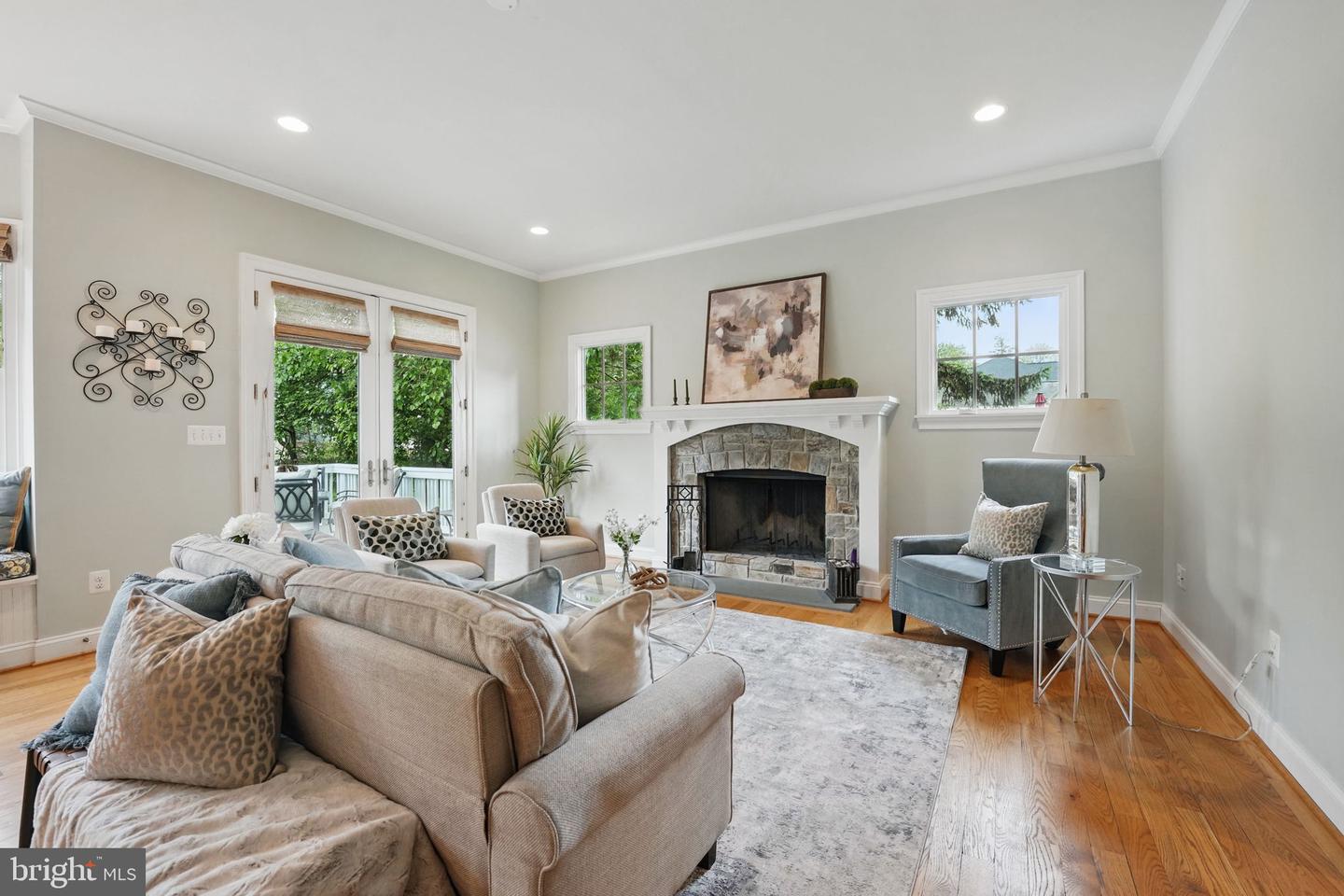 204 ELM ST SW, VIENNA, Virginia 22180, 4 Bedrooms Bedrooms, ,3 BathroomsBathrooms,Residential,For sale,204 ELM ST SW,VAFX2241148 MLS # VAFX2241148