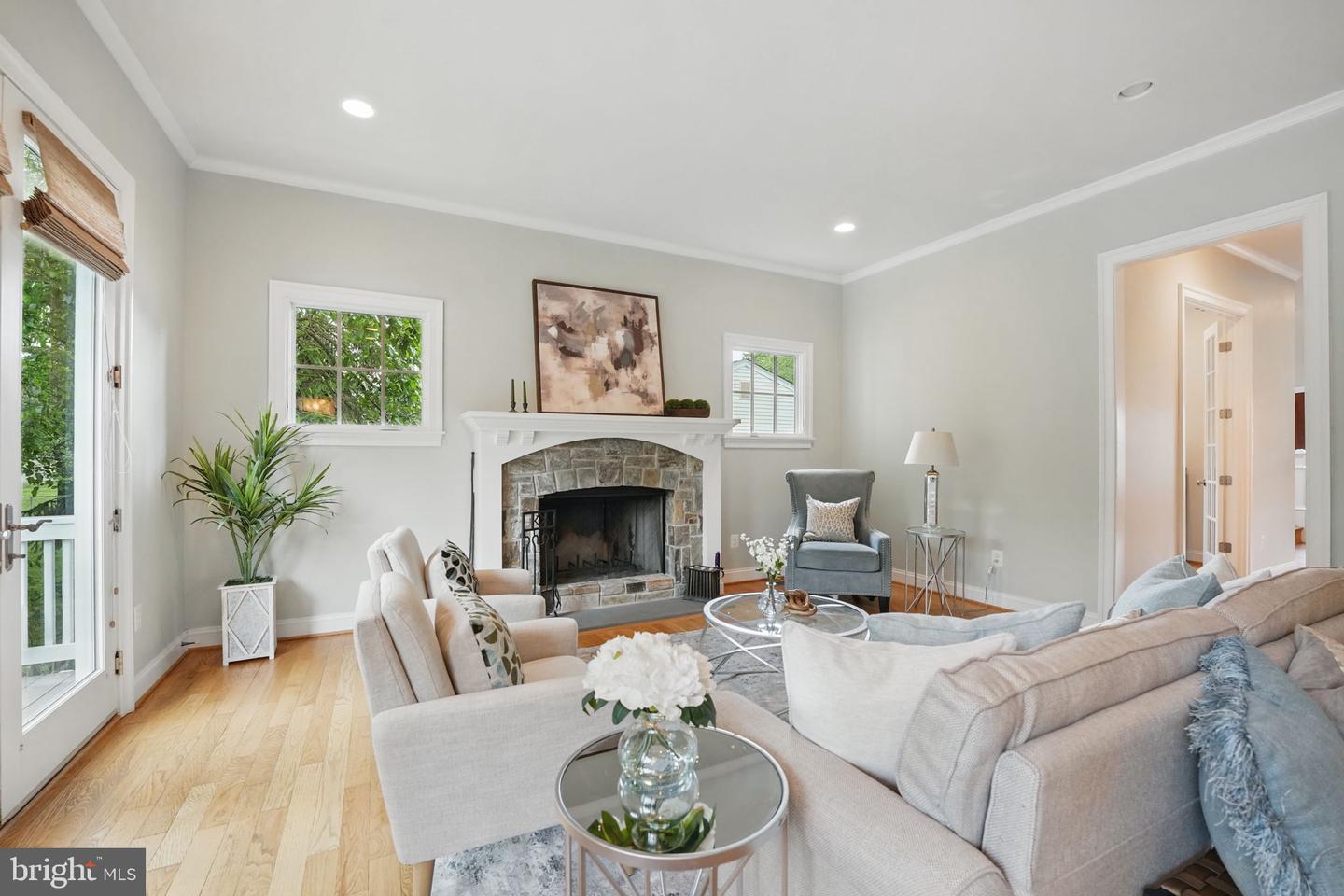 204 ELM ST SW, VIENNA, Virginia 22180, 4 Bedrooms Bedrooms, ,3 BathroomsBathrooms,Residential,For sale,204 ELM ST SW,VAFX2241148 MLS # VAFX2241148