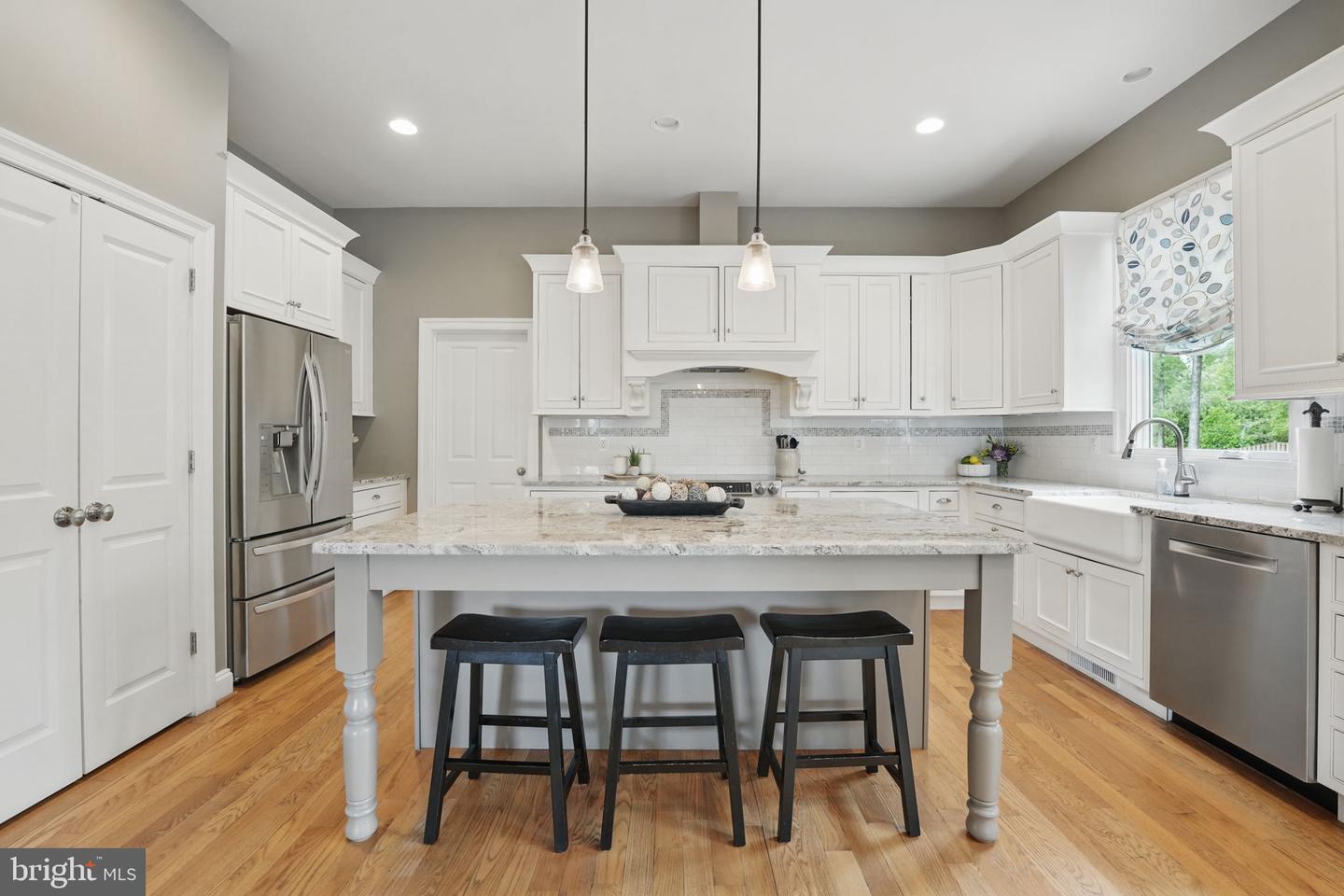 204 ELM ST SW, VIENNA, Virginia 22180, 4 Bedrooms Bedrooms, ,3 BathroomsBathrooms,Residential,For sale,204 ELM ST SW,VAFX2241148 MLS # VAFX2241148