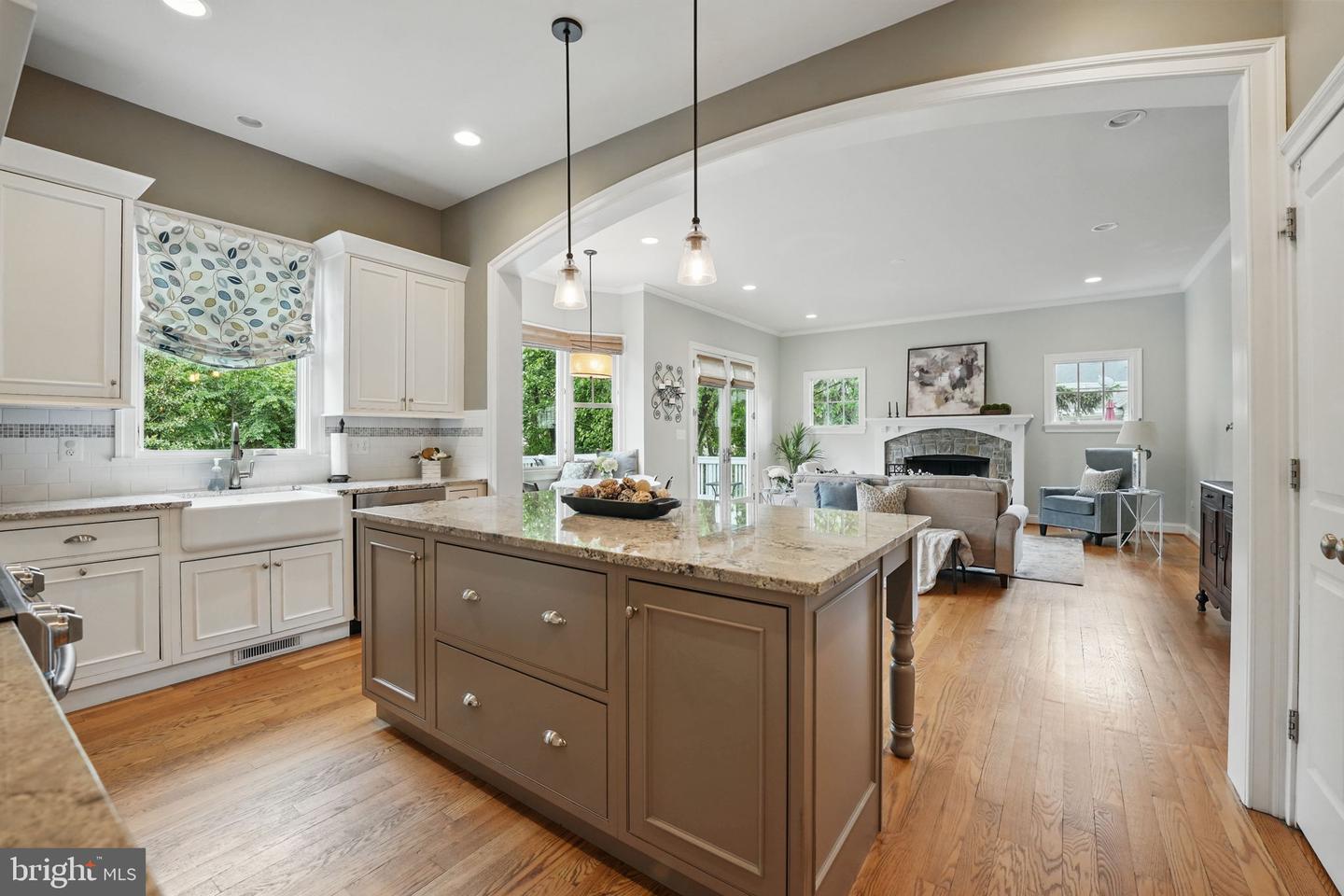 204 ELM ST SW, VIENNA, Virginia 22180, 4 Bedrooms Bedrooms, ,3 BathroomsBathrooms,Residential,For sale,204 ELM ST SW,VAFX2241148 MLS # VAFX2241148