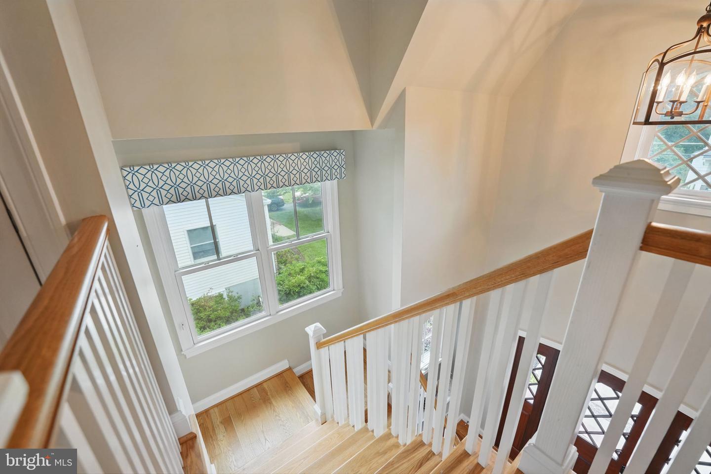 204 ELM ST SW, VIENNA, Virginia 22180, 4 Bedrooms Bedrooms, ,3 BathroomsBathrooms,Residential,For sale,204 ELM ST SW,VAFX2241148 MLS # VAFX2241148