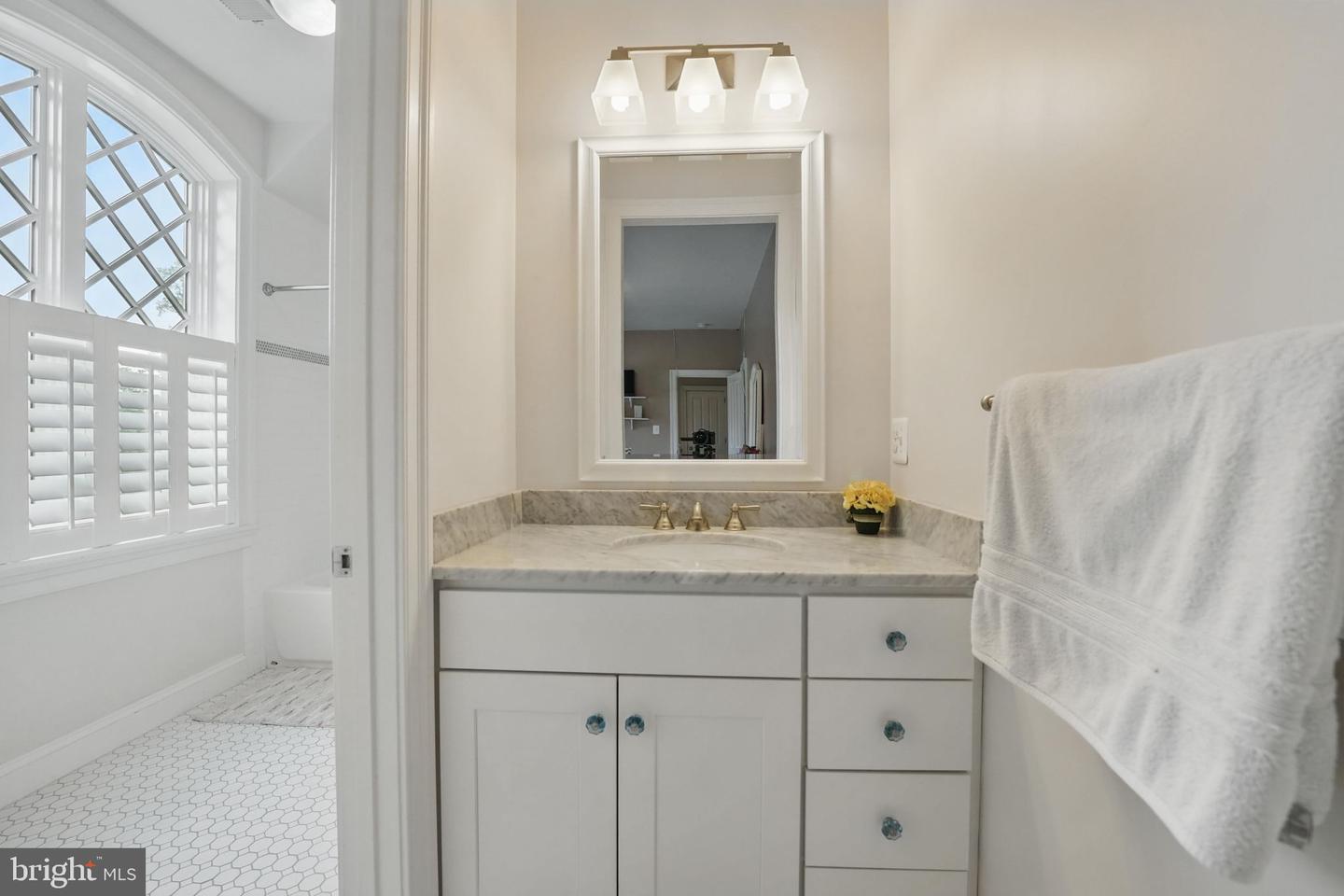 204 ELM ST SW, VIENNA, Virginia 22180, 4 Bedrooms Bedrooms, ,3 BathroomsBathrooms,Residential,For sale,204 ELM ST SW,VAFX2241148 MLS # VAFX2241148