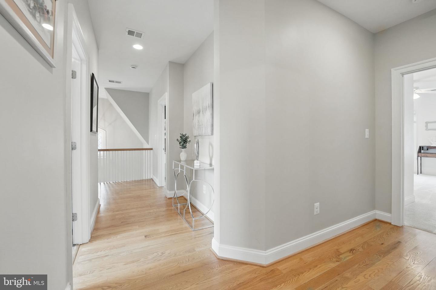 204 ELM ST SW, VIENNA, Virginia 22180, 4 Bedrooms Bedrooms, ,3 BathroomsBathrooms,Residential,For sale,204 ELM ST SW,VAFX2241148 MLS # VAFX2241148