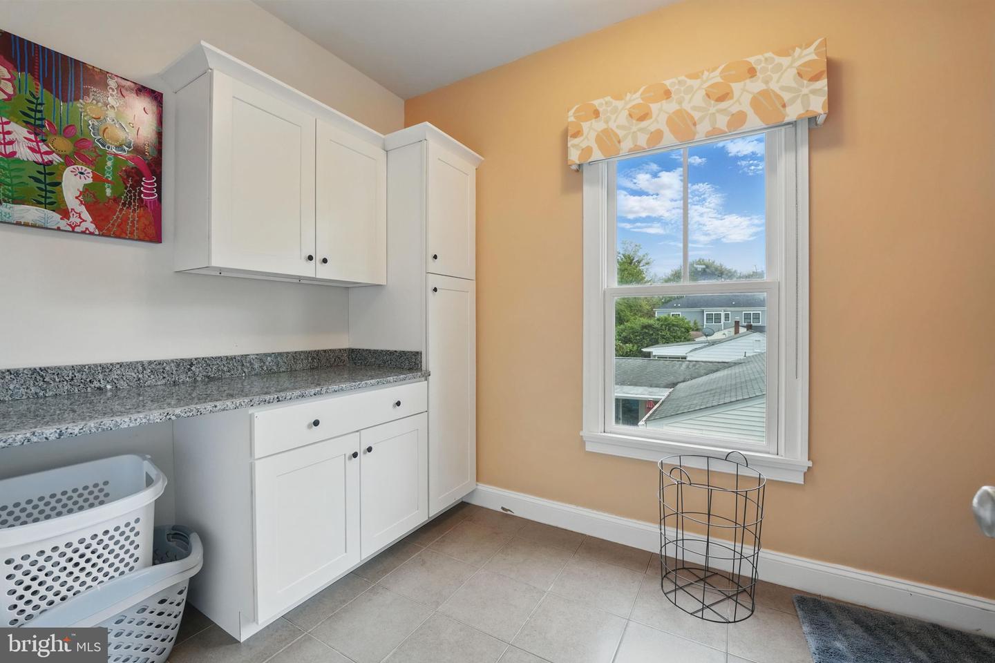 204 ELM ST SW, VIENNA, Virginia 22180, 4 Bedrooms Bedrooms, ,3 BathroomsBathrooms,Residential,For sale,204 ELM ST SW,VAFX2241148 MLS # VAFX2241148