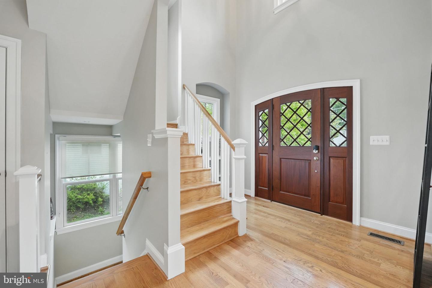 204 ELM ST SW, VIENNA, Virginia 22180, 4 Bedrooms Bedrooms, ,3 BathroomsBathrooms,Residential,For sale,204 ELM ST SW,VAFX2241148 MLS # VAFX2241148
