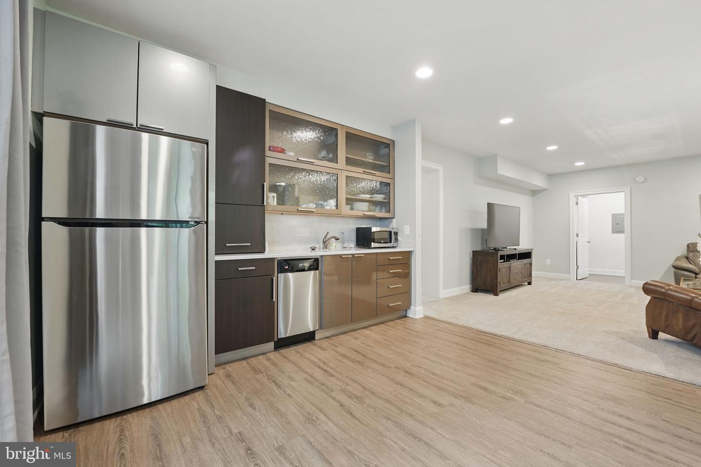 204 ELM ST SW, VIENNA, Virginia 22180, 4 Bedrooms Bedrooms, ,3 BathroomsBathrooms,Residential,For sale,204 ELM ST SW,VAFX2241148 MLS # VAFX2241148