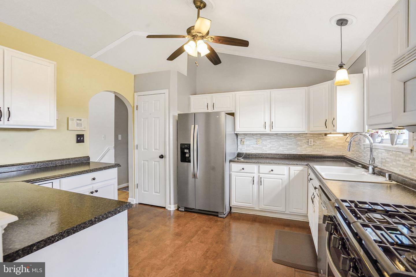 202 GOLDENROD RD, WINCHESTER, Virginia 22602, 4 Bedrooms Bedrooms, ,3 BathroomsBathrooms,Residential,For sale,202 GOLDENROD RD,VAFV2034198 MLS # VAFV2034198
