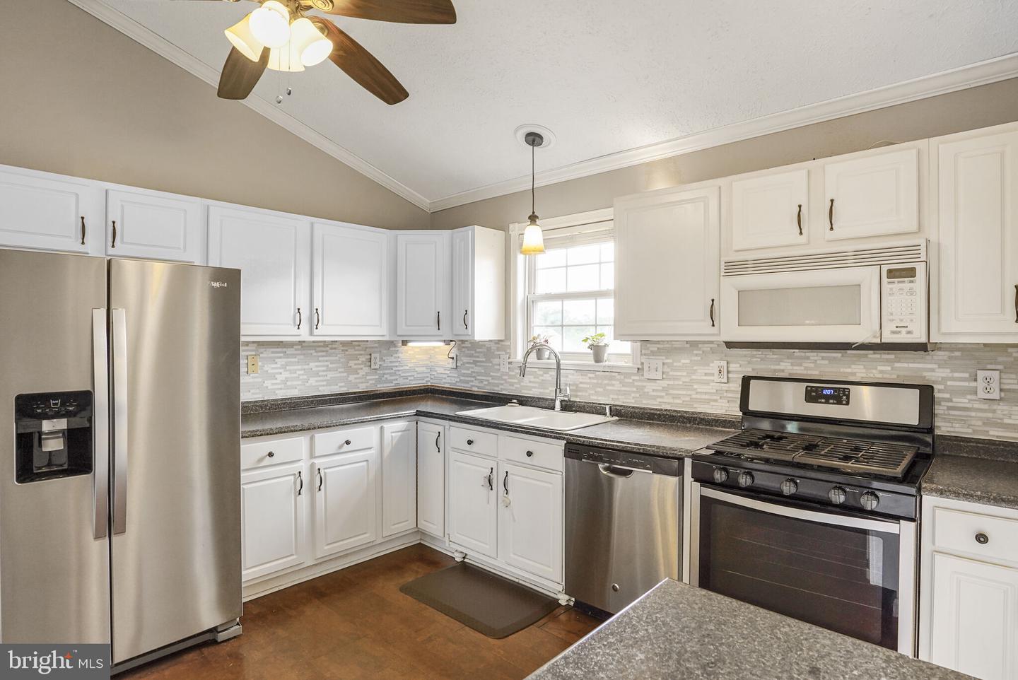 202 GOLDENROD RD, WINCHESTER, Virginia 22602, 4 Bedrooms Bedrooms, ,3 BathroomsBathrooms,Residential,For sale,202 GOLDENROD RD,VAFV2034198 MLS # VAFV2034198