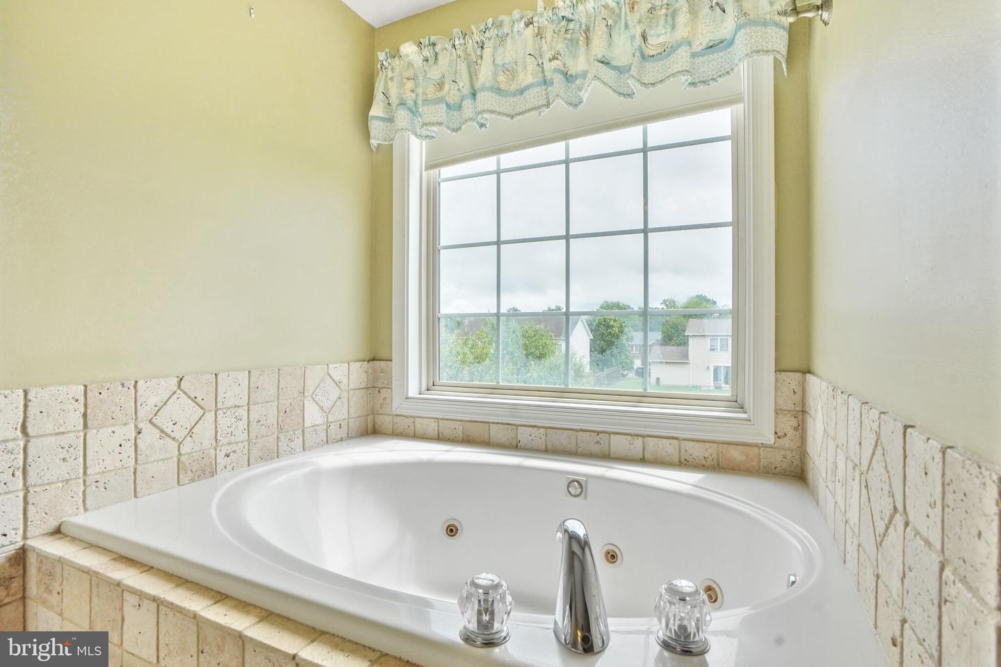 202 GOLDENROD RD, WINCHESTER, Virginia 22602, 4 Bedrooms Bedrooms, ,3 BathroomsBathrooms,Residential,For sale,202 GOLDENROD RD,VAFV2034198 MLS # VAFV2034198