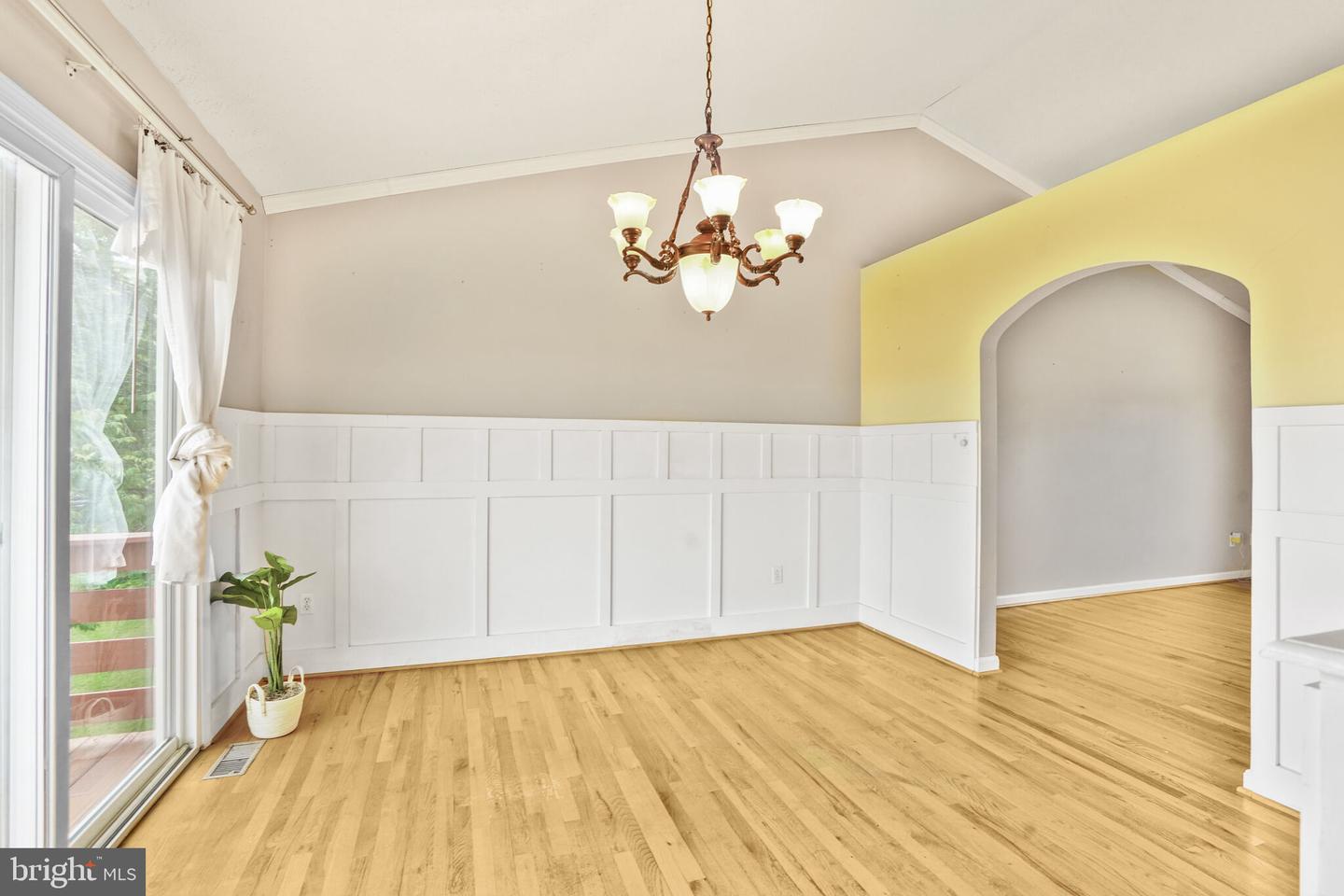 202 GOLDENROD RD, WINCHESTER, Virginia 22602, 4 Bedrooms Bedrooms, ,3 BathroomsBathrooms,Residential,For sale,202 GOLDENROD RD,VAFV2034198 MLS # VAFV2034198