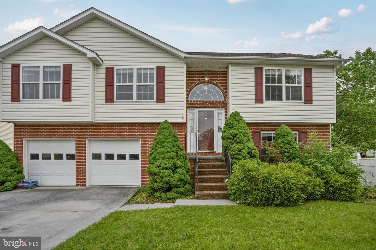 202 GOLDENROD RD, WINCHESTER, Virginia 22602, 4 Bedrooms Bedrooms, ,3 BathroomsBathrooms,Residential,For sale,202 GOLDENROD RD,VAFV2034198 MLS # VAFV2034198