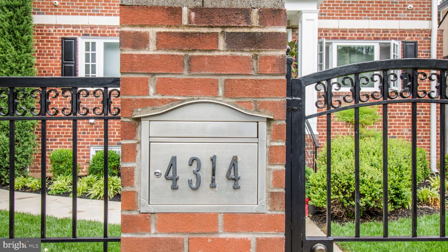 4314 H ST SE, WASHINGTON, District Of Columbia 20019, 5 Bedrooms Bedrooms, ,4 BathroomsBathrooms,Residential,For sale,4314 H ST SE,DCDC2200912 MLS # DCDC2200912