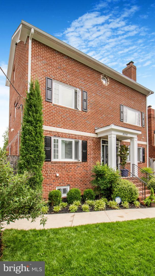 4314 H ST SE, WASHINGTON, District Of Columbia 20019, 5 Bedrooms Bedrooms, ,4 BathroomsBathrooms,Residential,For sale,4314 H ST SE,DCDC2200912 MLS # DCDC2200912
