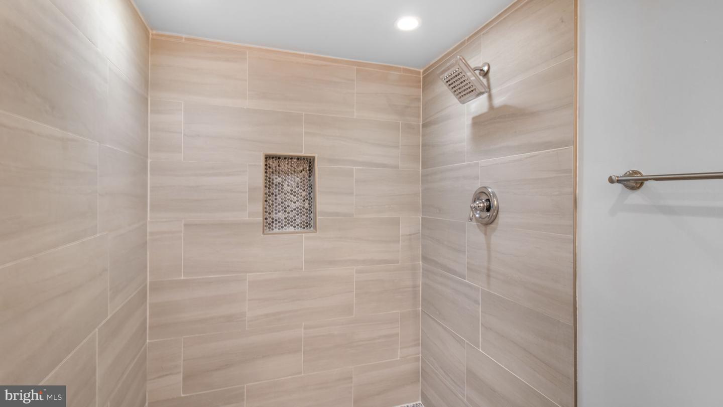 4314 H ST SE, WASHINGTON, District Of Columbia 20019, 5 Bedrooms Bedrooms, ,4 BathroomsBathrooms,Residential,For sale,4314 H ST SE,DCDC2200912 MLS # DCDC2200912