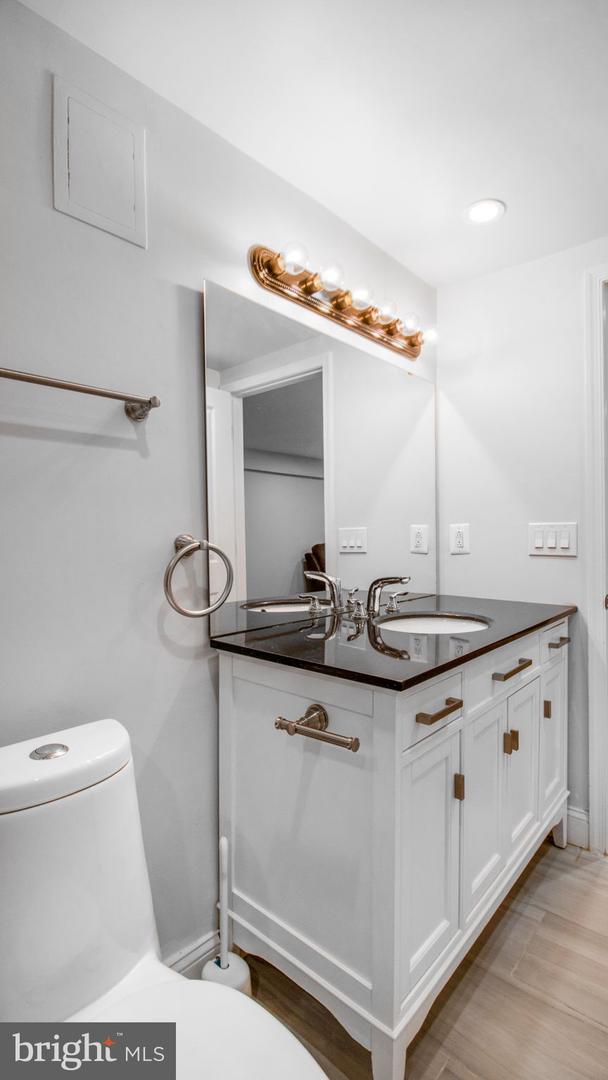 4314 H ST SE, WASHINGTON, District Of Columbia 20019, 5 Bedrooms Bedrooms, ,4 BathroomsBathrooms,Residential,For sale,4314 H ST SE,DCDC2200912 MLS # DCDC2200912