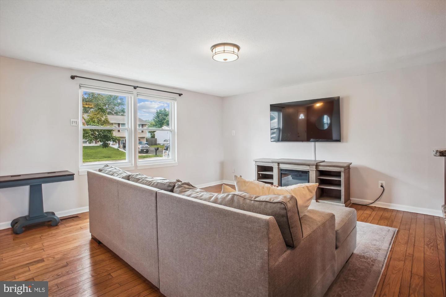 7923 FITZROY ST, ALEXANDRIA, Virginia 22309, 3 Bedrooms Bedrooms, ,2 BathroomsBathrooms,Residential,For sale,7923 FITZROY ST,VAFX2241102 MLS # VAFX2241102