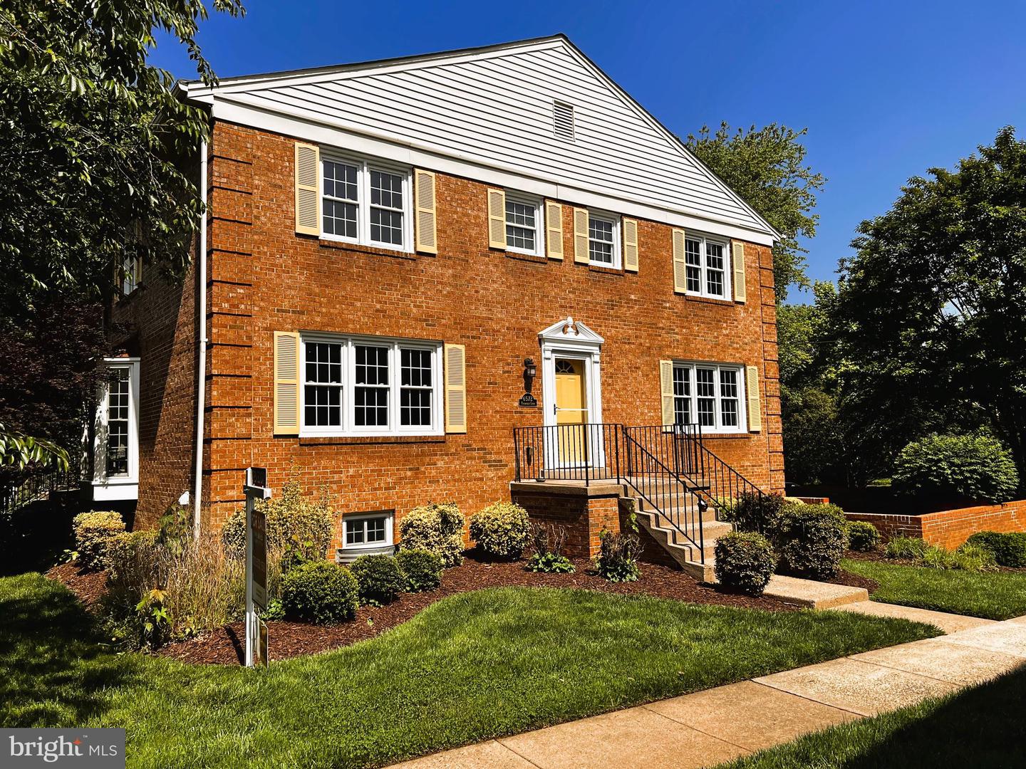 6572 FLAGMAKER CT, FALLS CHURCH, Virginia 22042, 4 Bedrooms Bedrooms, ,3 BathroomsBathrooms,Residential,For sale,6572 FLAGMAKER CT,VAFA2003004 MLS # VAFA2003004