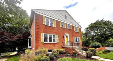 6572 FLAGMAKER CT, FALLS CHURCH, Virginia 22042, 4 Bedrooms Bedrooms, ,3 BathroomsBathrooms,Residential,For sale,6572 FLAGMAKER CT,VAFA2003004 MLS # VAFA2003004