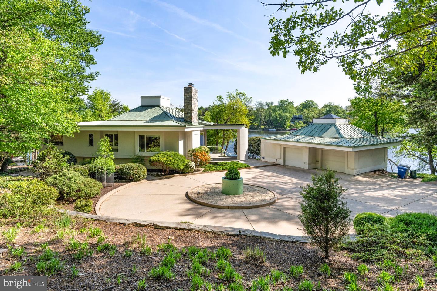6106 BEACHWAY DR, FALLS CHURCH, Virginia 22041, 3 Bedrooms Bedrooms, ,3 BathroomsBathrooms,Residential,For sale,6106 BEACHWAY DR,VAFX2241218 MLS # VAFX2241218