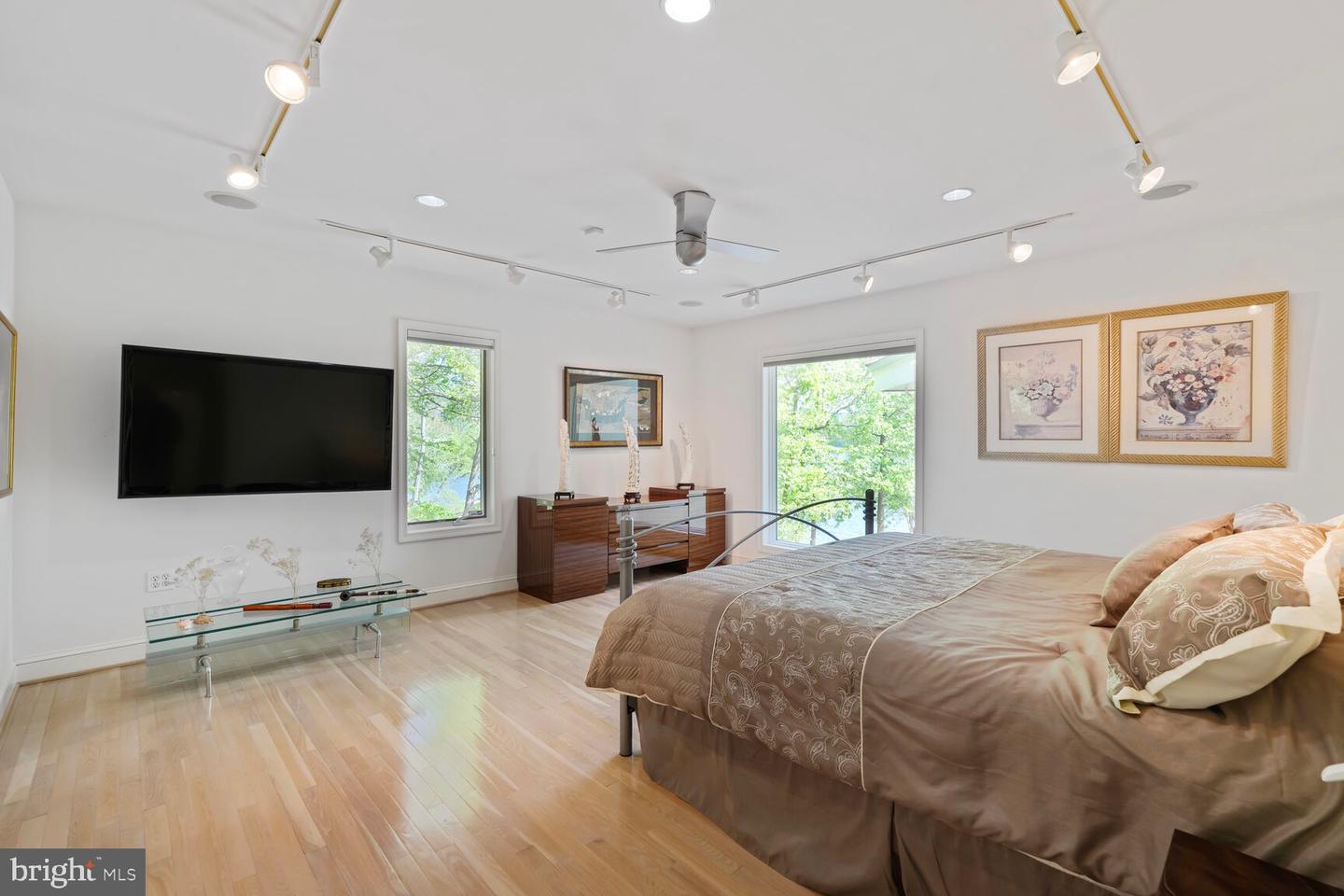 6106 BEACHWAY DR, FALLS CHURCH, Virginia 22041, 3 Bedrooms Bedrooms, ,3 BathroomsBathrooms,Residential,For sale,6106 BEACHWAY DR,VAFX2241218 MLS # VAFX2241218