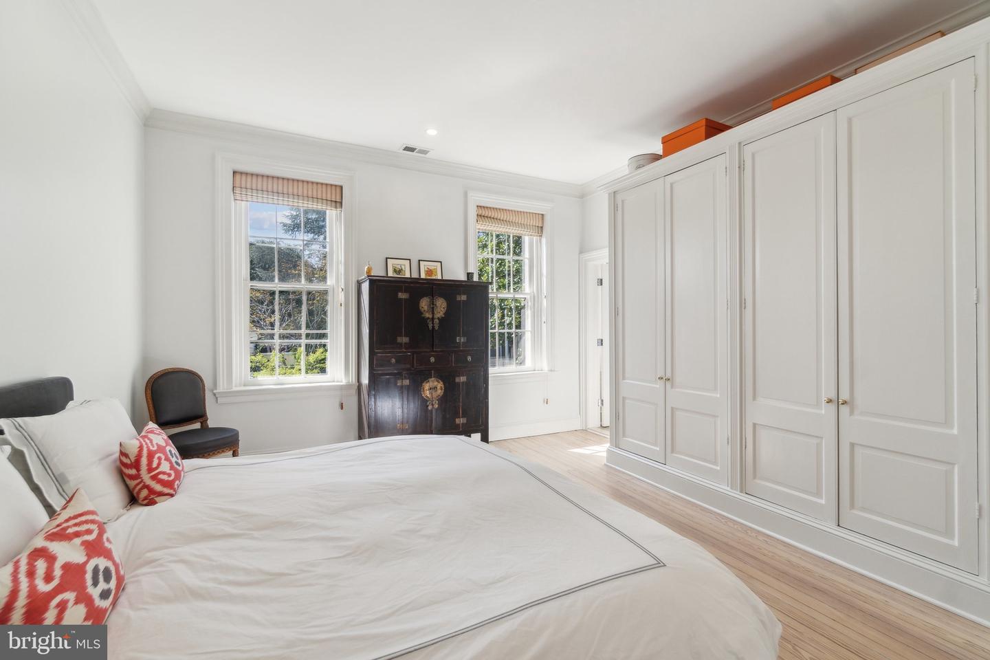 1250 31ST ST NW, WASHINGTON, District Of Columbia 20007, 3 Bedrooms Bedrooms, ,2 BathroomsBathrooms,Residential,For sale,1250 31ST ST NW,DCDC2200946 MLS # DCDC2200946