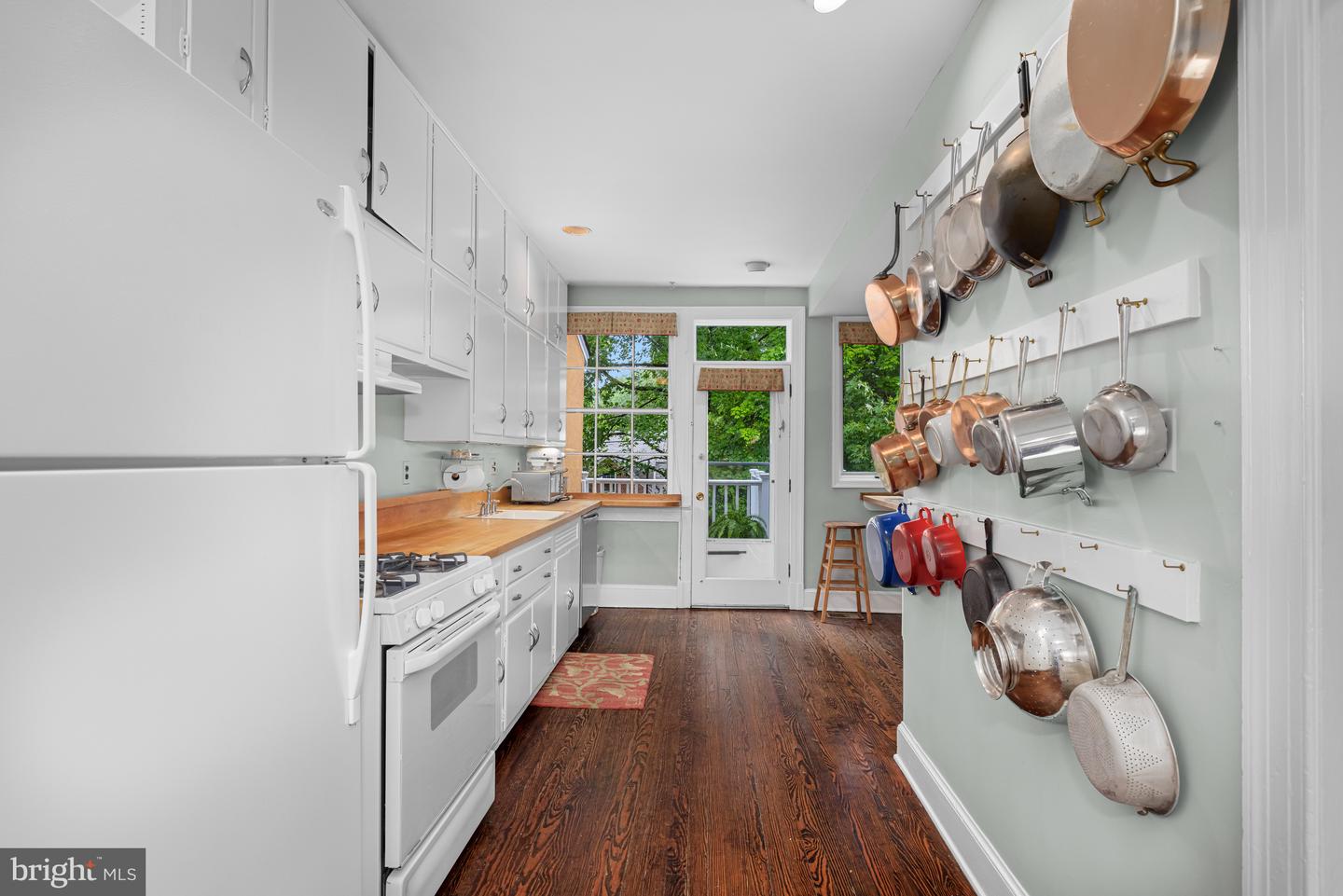 3637 VEAZEY ST NW, WASHINGTON, District Of Columbia 20008, 4 Bedrooms Bedrooms, ,4 BathroomsBathrooms,Residential,For sale,3637 VEAZEY ST NW,DCDC2201086 MLS # DCDC2201086
