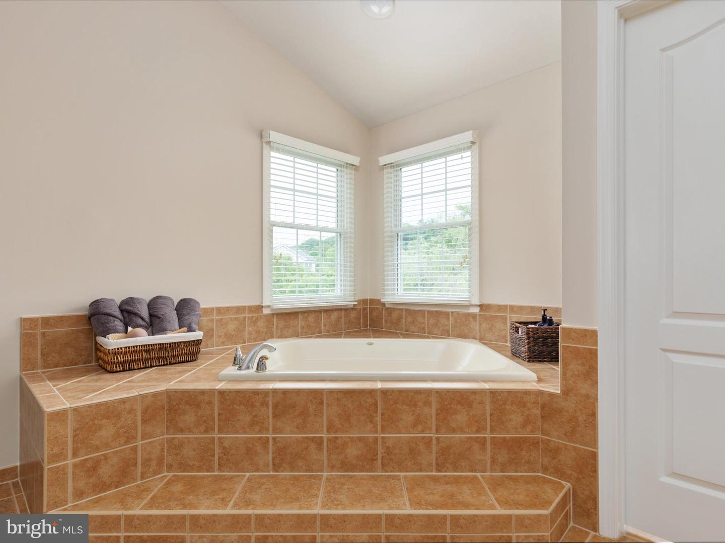 43867 HIBISCUS DR, ASHBURN, Virginia 20147, 5 Bedrooms Bedrooms, ,3 BathroomsBathrooms,Residential,For sale,43867 HIBISCUS DR,VALO2096706 MLS # VALO2096706