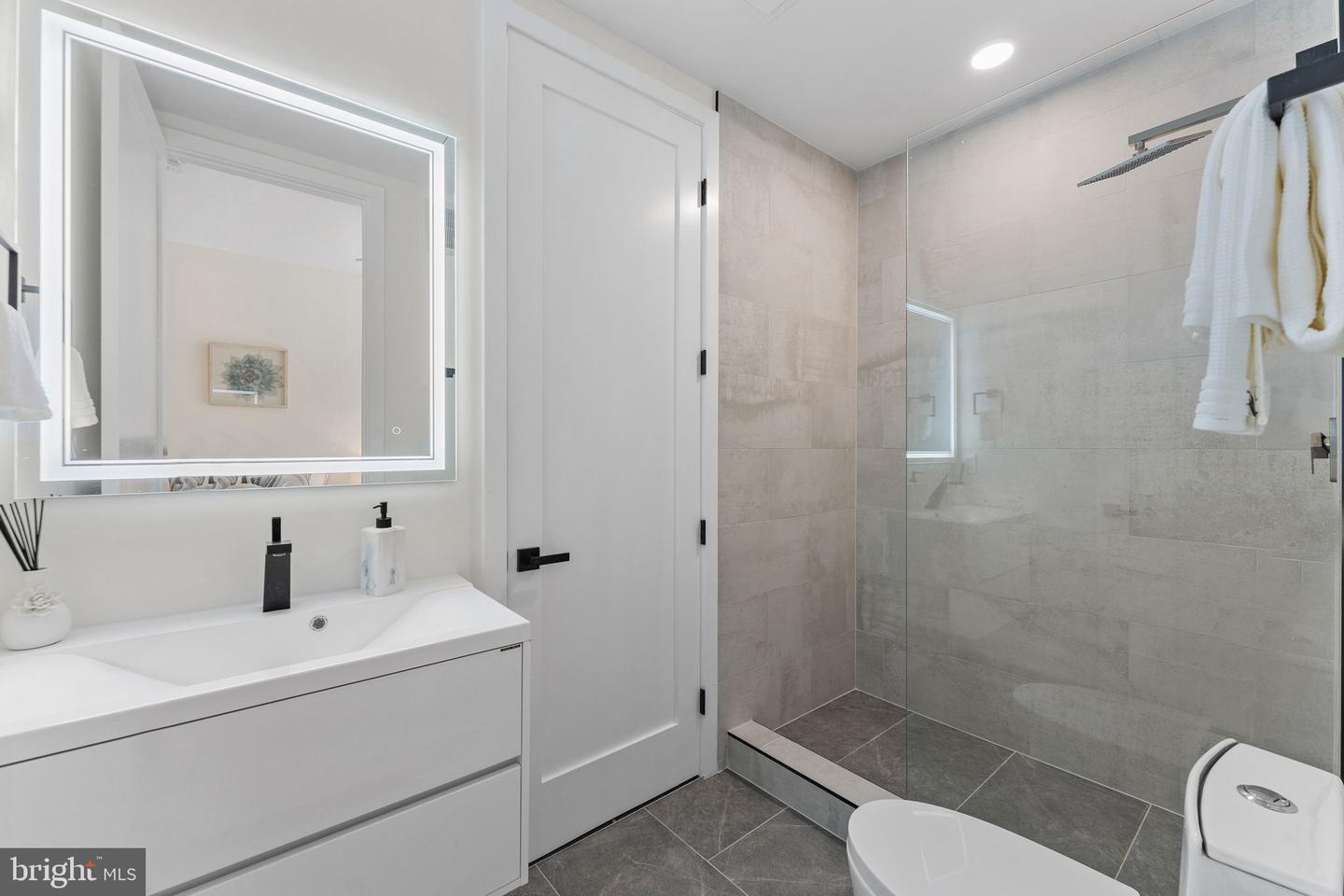 517 MONTANA AVE NE #1, WASHINGTON, District Of Columbia 20017, 3 Bedrooms Bedrooms, ,2 BathroomsBathrooms,Residential,For sale,517 MONTANA AVE NE #1,DCDC2201102 MLS # DCDC2201102
