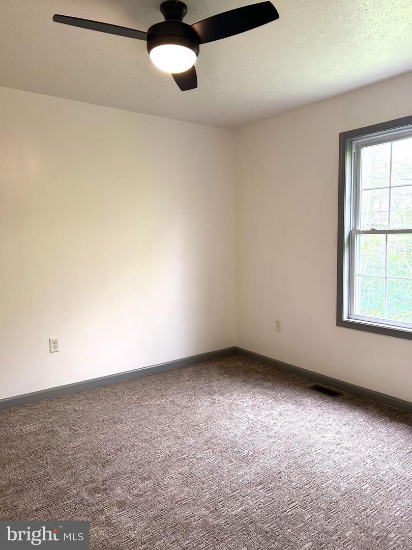 426 RIDGEFIELD AVE, STEPHENS CITY, Virginia 22655, 2 Bedrooms Bedrooms, ,1 BathroomBathrooms,Residential,For sale,426 RIDGEFIELD AVE,VAFV2034216 MLS # VAFV2034216