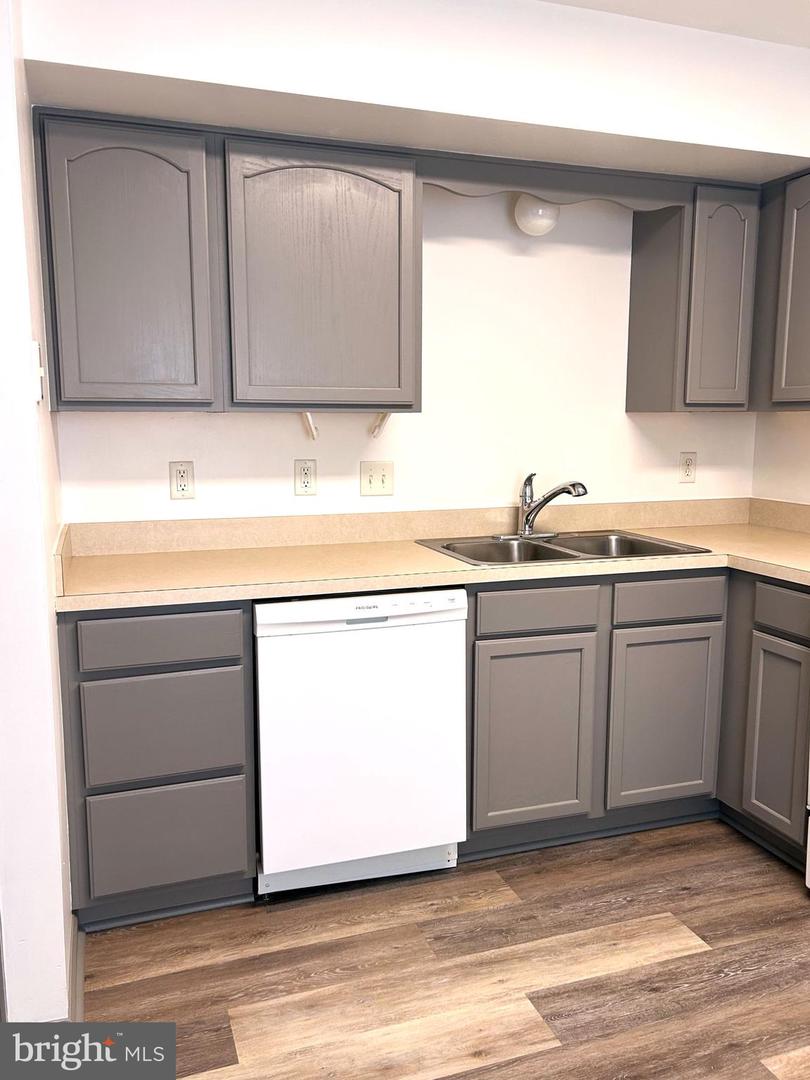 426 RIDGEFIELD AVE, STEPHENS CITY, Virginia 22655, 2 Bedrooms Bedrooms, ,1 BathroomBathrooms,Residential,For sale,426 RIDGEFIELD AVE,VAFV2034216 MLS # VAFV2034216