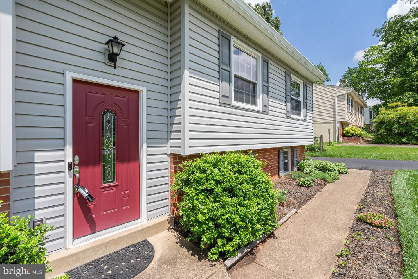 9366 FERNWOOD CT, MANASSAS, Virginia 20110, 4 Bedrooms Bedrooms, ,2 BathroomsBathrooms,Residential,For sale,9366 FERNWOOD CT,VAMN2008342 MLS # VAMN2008342