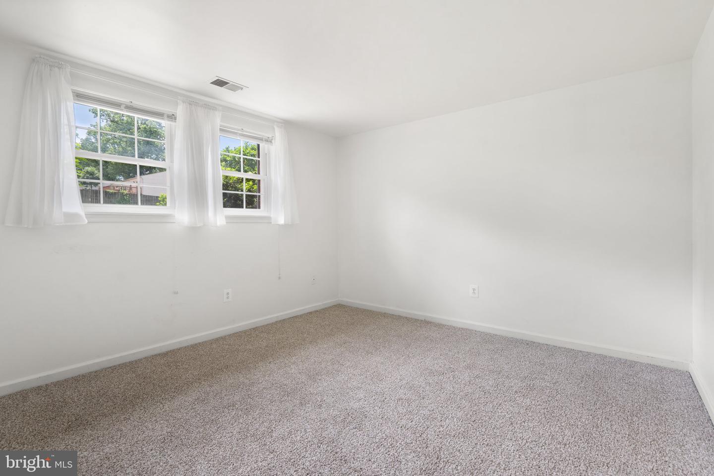 9366 FERNWOOD CT, MANASSAS, Virginia 20110, 4 Bedrooms Bedrooms, ,2 BathroomsBathrooms,Residential,For sale,9366 FERNWOOD CT,VAMN2008342 MLS # VAMN2008342