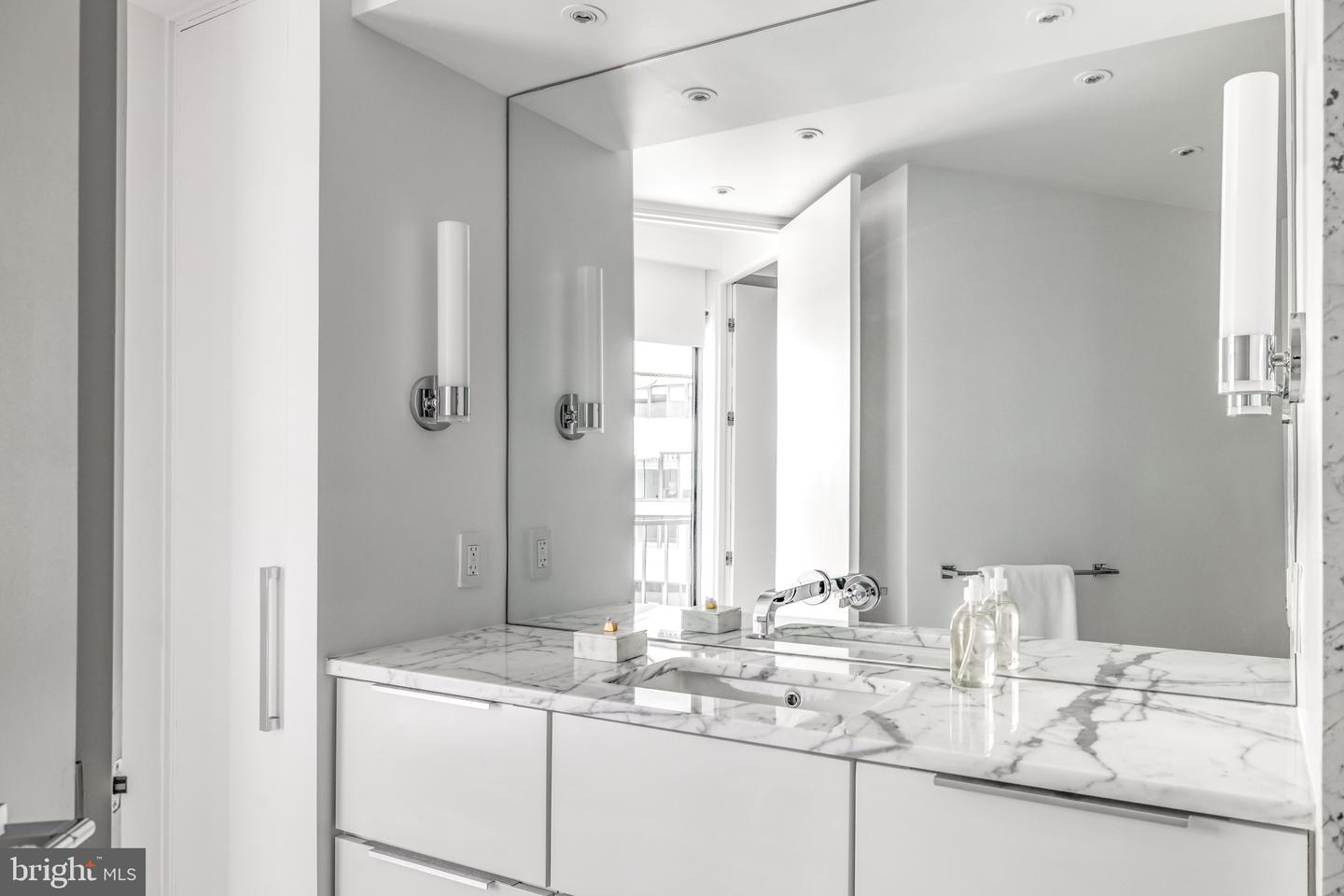 2500 VIRGINIA AVE NW #714-S, WASHINGTON, District Of Columbia 20037, 3 Bedrooms Bedrooms, ,2 BathroomsBathrooms,Residential,For sale,2500 VIRGINIA AVE NW #714-S,DCDC2201078 MLS # DCDC2201078