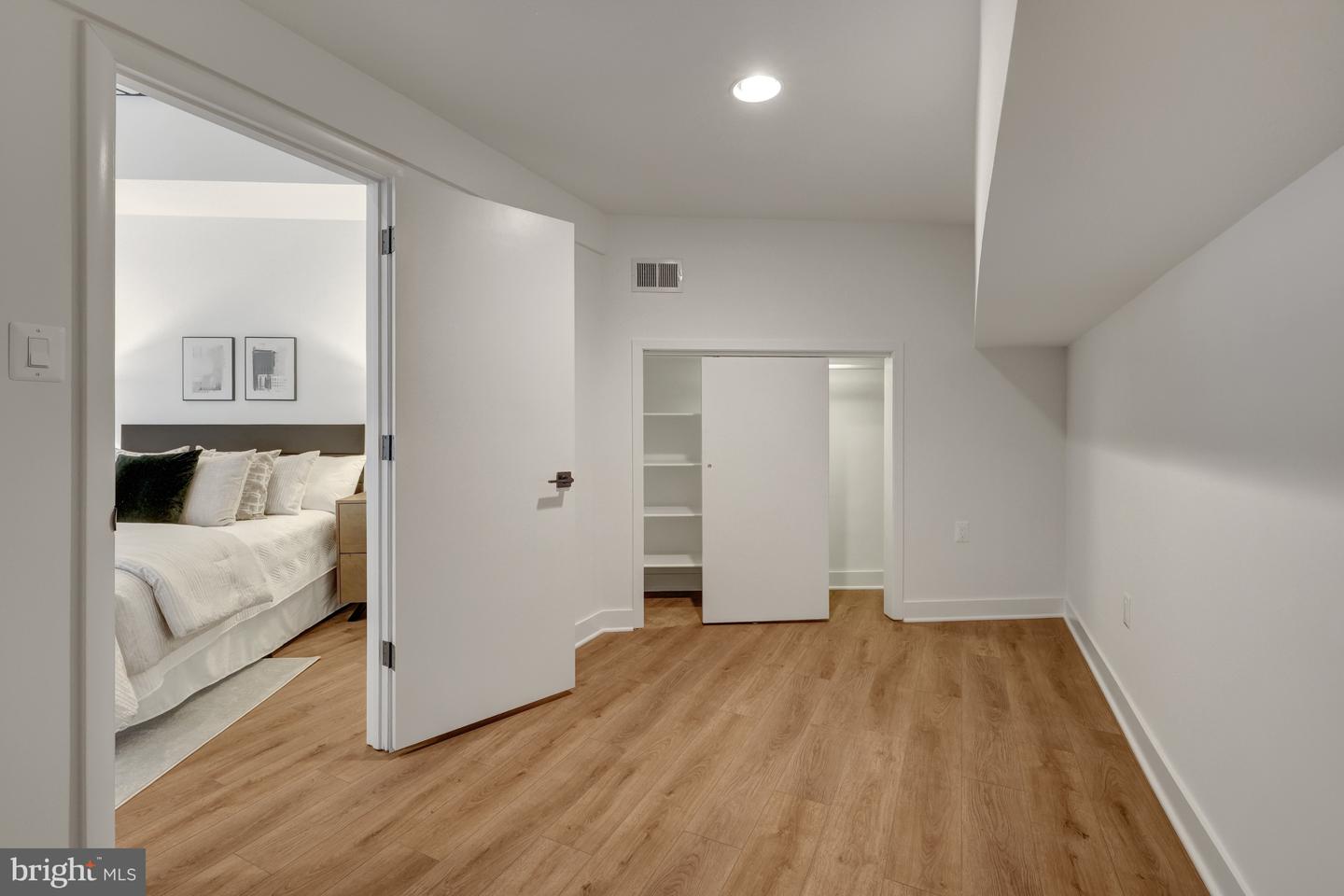 2200 SPINNAKER CT, RESTON, Virginia 20191, 4 Bedrooms Bedrooms, 15 Rooms Rooms,3 BathroomsBathrooms,Residential,For sale,2200 SPINNAKER CT,VAFX2241274 MLS # VAFX2241274