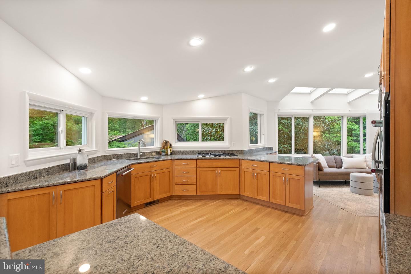 2200 SPINNAKER CT, RESTON, Virginia 20191, 4 Bedrooms Bedrooms, 15 Rooms Rooms,3 BathroomsBathrooms,Residential,For sale,2200 SPINNAKER CT,VAFX2241274 MLS # VAFX2241274