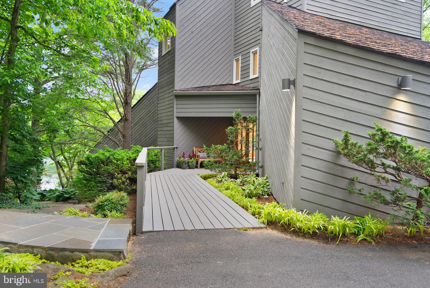 2200 SPINNAKER CT, RESTON, Virginia 20191, 4 Bedrooms Bedrooms, 15 Rooms Rooms,3 BathroomsBathrooms,Residential,For sale,2200 SPINNAKER CT,VAFX2241274 MLS # VAFX2241274