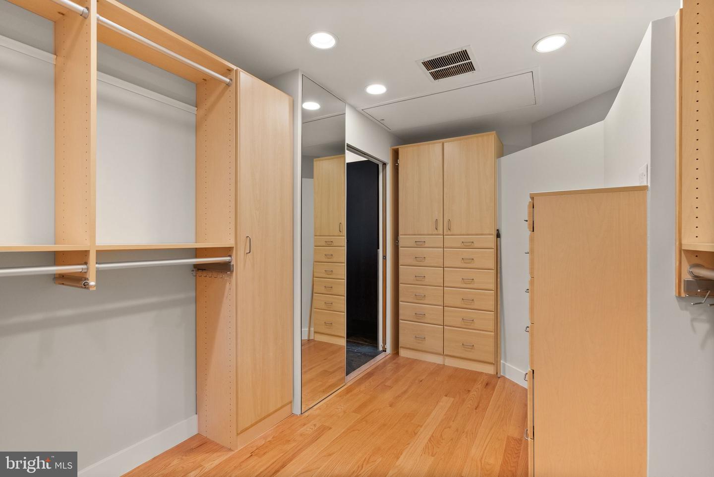 2200 SPINNAKER CT, RESTON, Virginia 20191, 4 Bedrooms Bedrooms, 15 Rooms Rooms,3 BathroomsBathrooms,Residential,For sale,2200 SPINNAKER CT,VAFX2241274 MLS # VAFX2241274