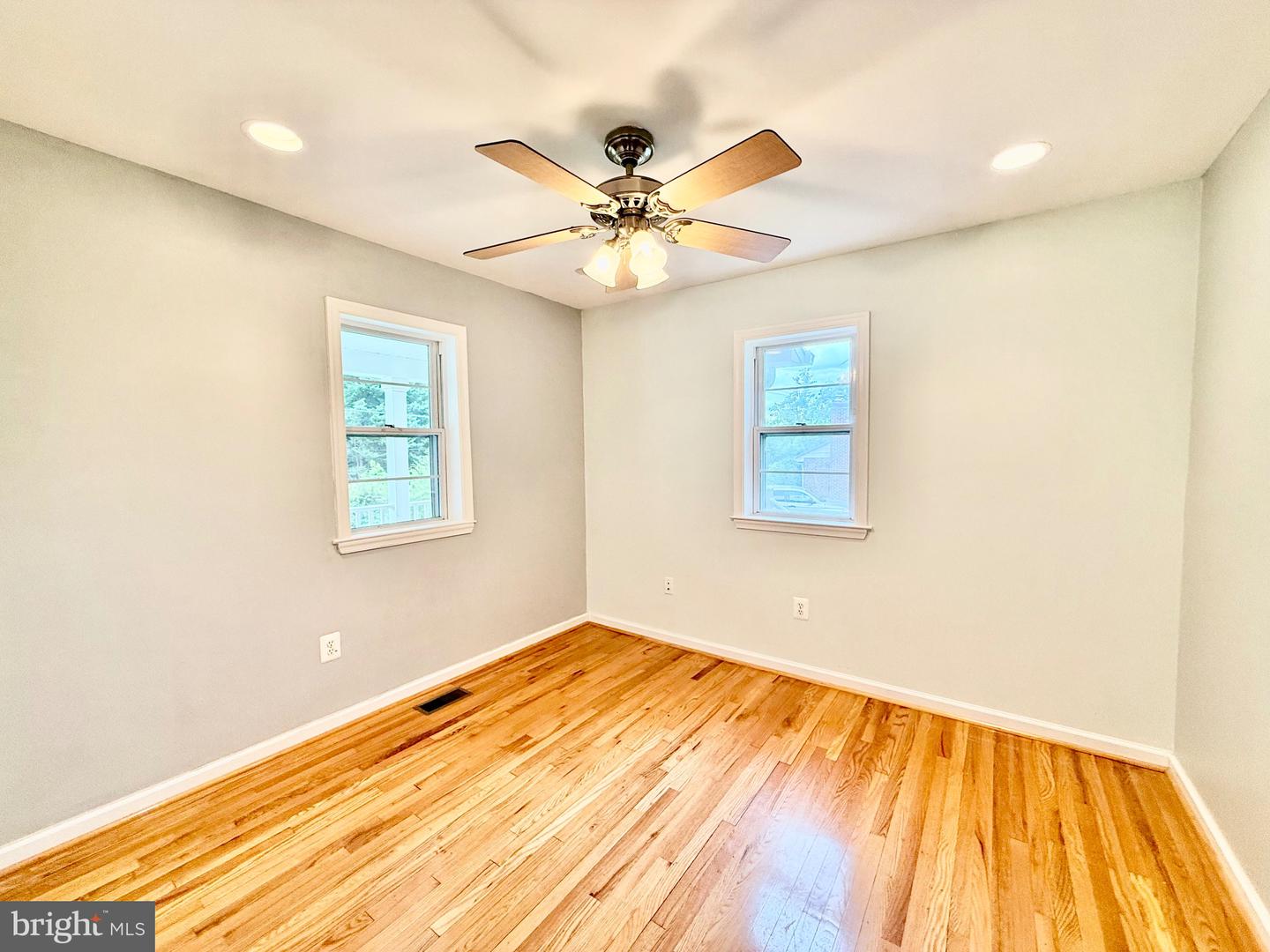 6605 KEENE DR, SPRINGFIELD, Virginia 22152, 5 Bedrooms Bedrooms, ,5 BathroomsBathrooms,Residential,For sale,6605 KEENE DR,VAFX2241356 MLS # VAFX2241356
