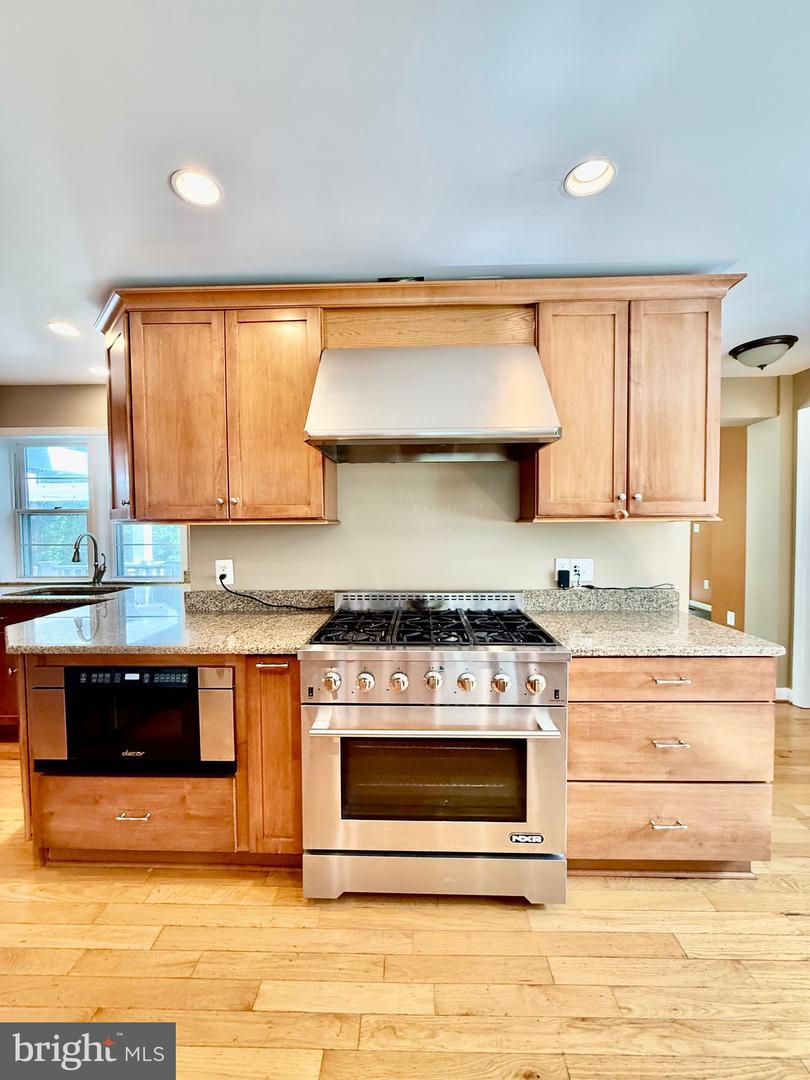 6605 KEENE DR, SPRINGFIELD, Virginia 22152, 5 Bedrooms Bedrooms, ,5 BathroomsBathrooms,Residential,For sale,6605 KEENE DR,VAFX2241356 MLS # VAFX2241356