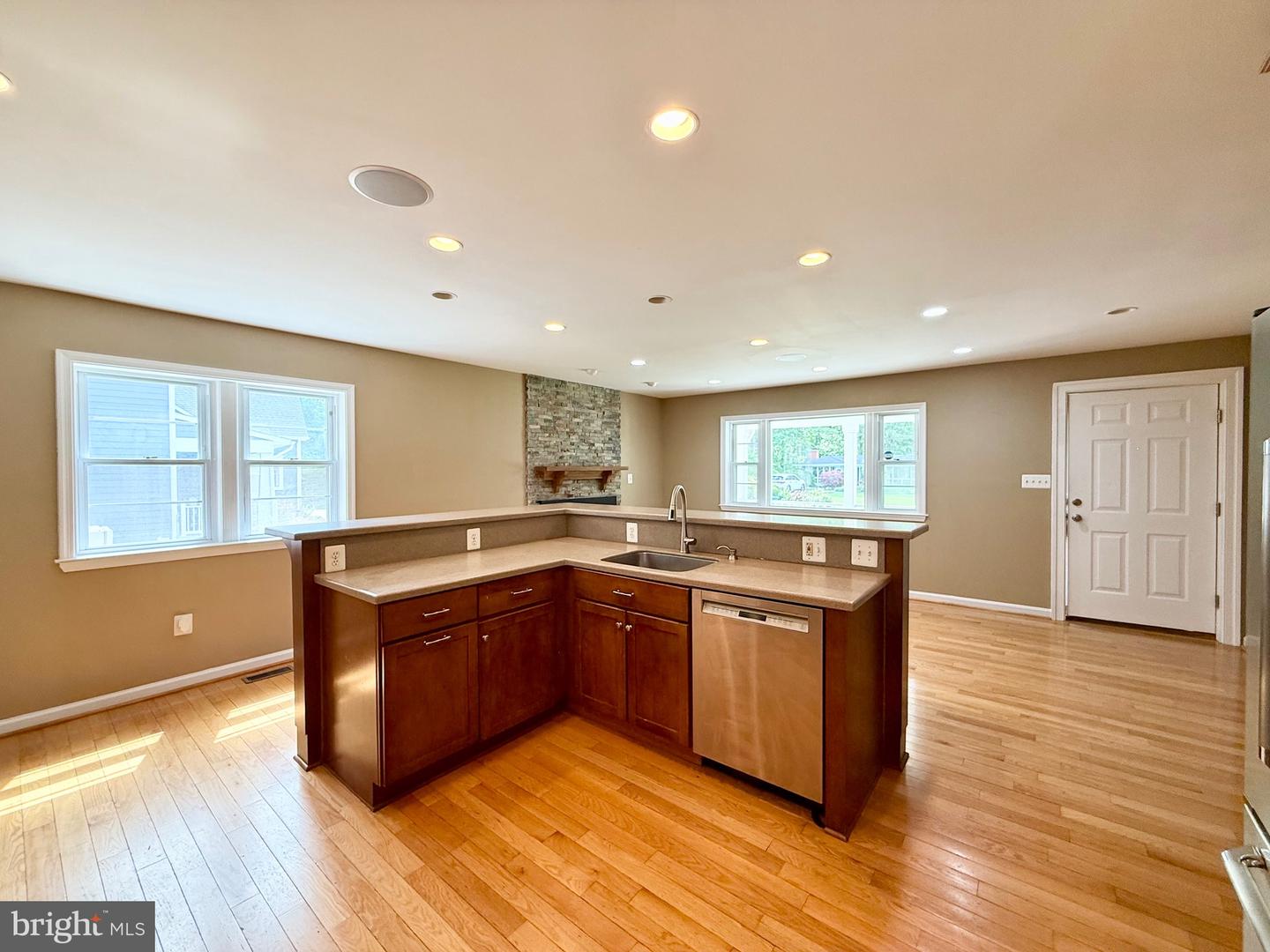 6605 KEENE DR, SPRINGFIELD, Virginia 22152, 5 Bedrooms Bedrooms, ,5 BathroomsBathrooms,Residential,For sale,6605 KEENE DR,VAFX2241356 MLS # VAFX2241356